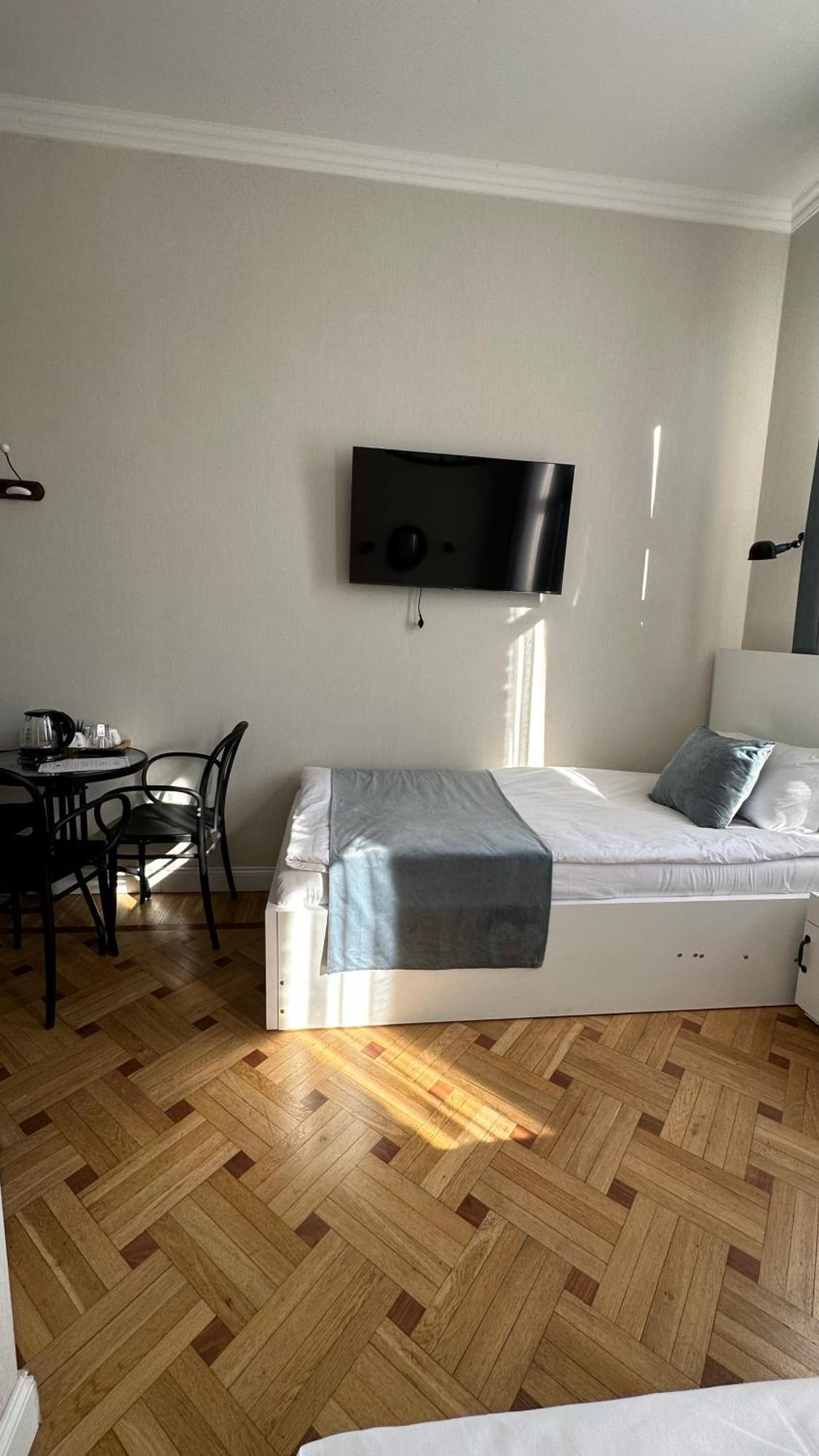Hotel Ticiani 13 Kutaisi Esterno foto