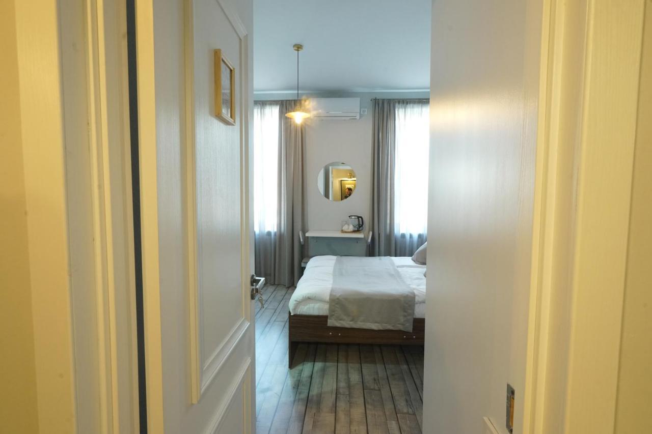 Hotel Ticiani 13 Kutaisi Esterno foto